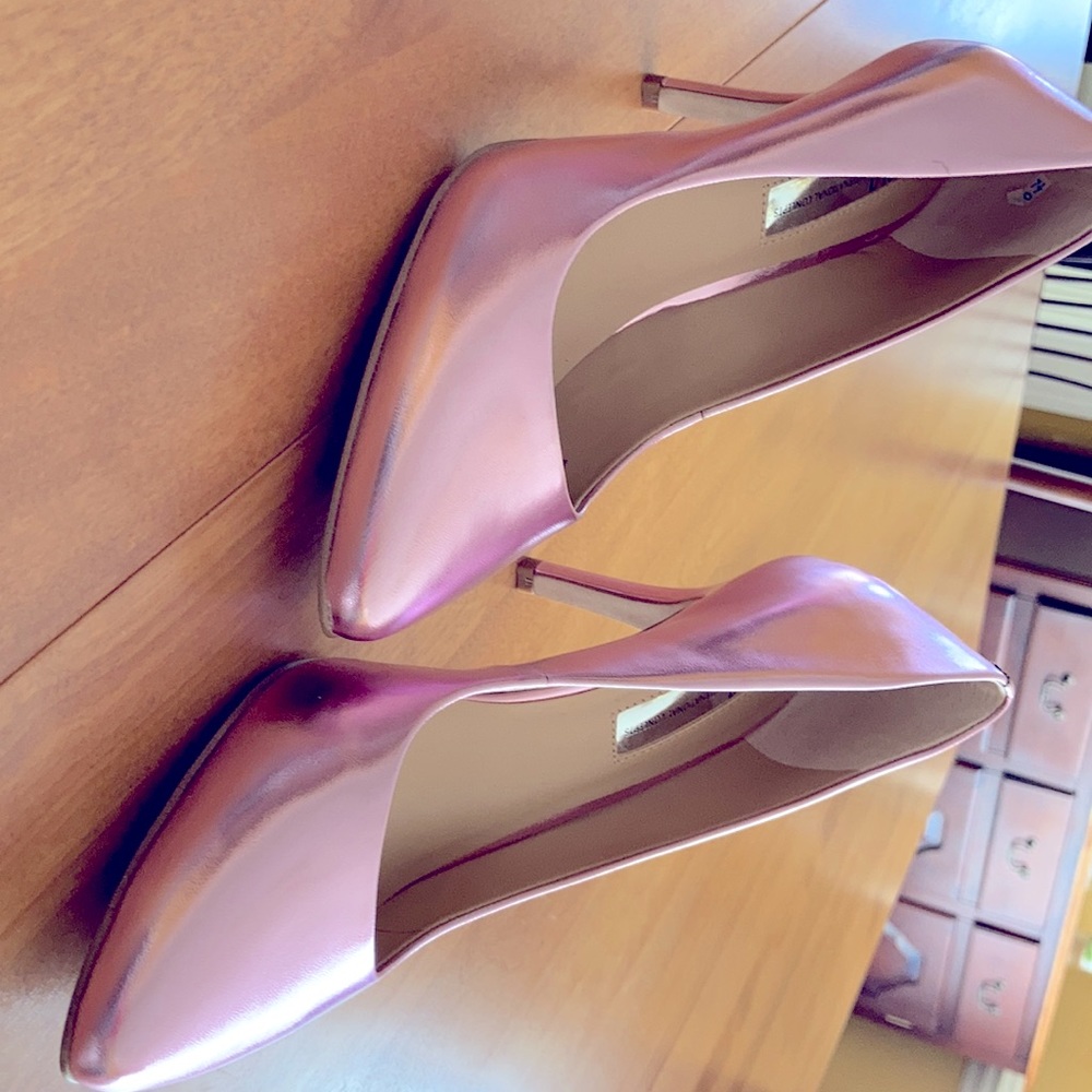INC Pink metallic high heel